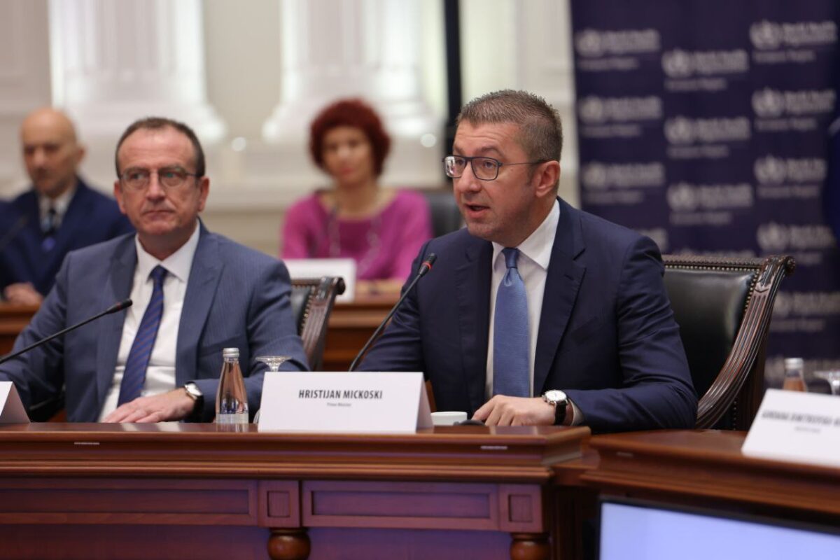 Мицкоски му даде две опции за избор на Таравари, да остане во Влада или да оди со ДУИ: Во политиката образот или го имаш или го немаш