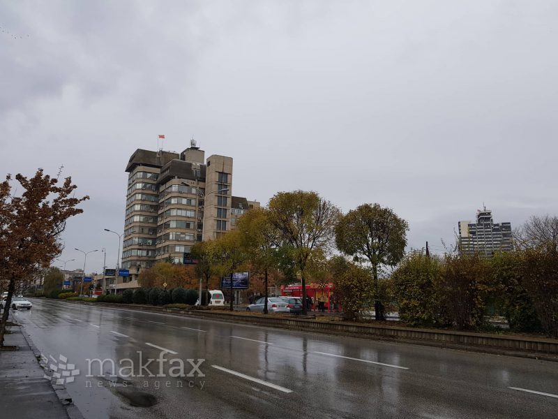 Обилни врнежи од дожд, засилен ветер и заладување, најави УХРМ