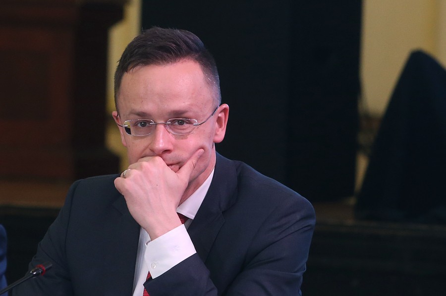 Сијарто ги отфрли обвинувањата за унгарска шпионска мрежа во Украина