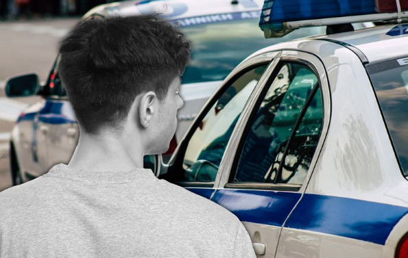 Тинејџер од Полска убил и запалил жена, па отишол на екскурзија во Грција
