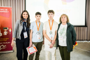 Ученици од Прилеп освоија второ место на Европскиот квиз за пари за 2025 година