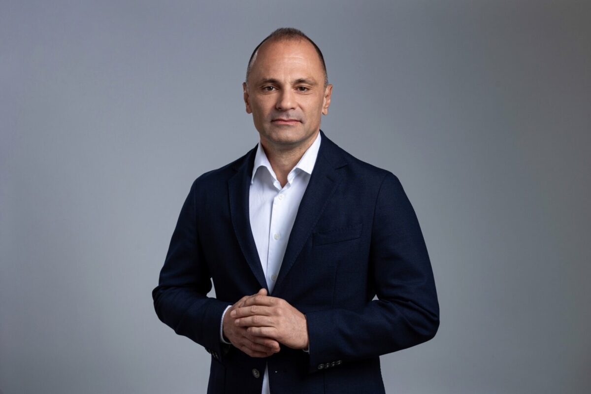 Филипче: Македонскиот јазик е нашиот глас во светот, нашата татковина дома