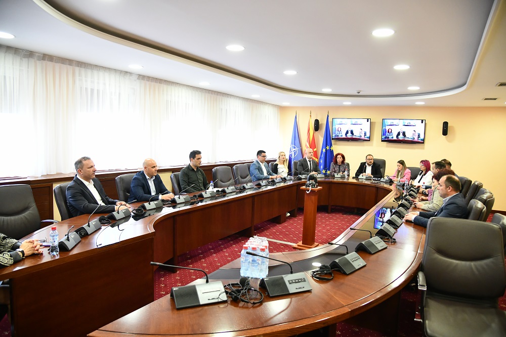 Формирана Интерпартиска парламентарна група за поддршка на правата на Ромите