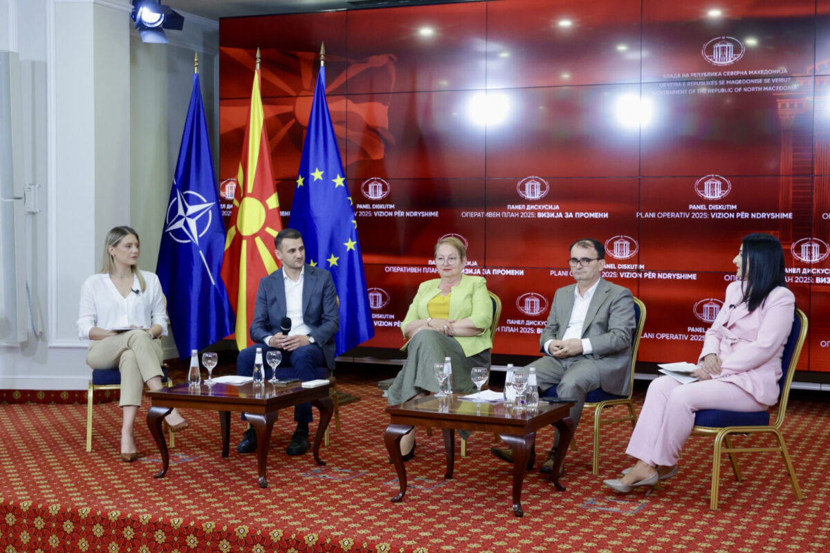 (Фото+видео) Трибина за Оперативниот план 2025: Да се запре иселувањето на младите, луѓето во социјален ризик да се вработат