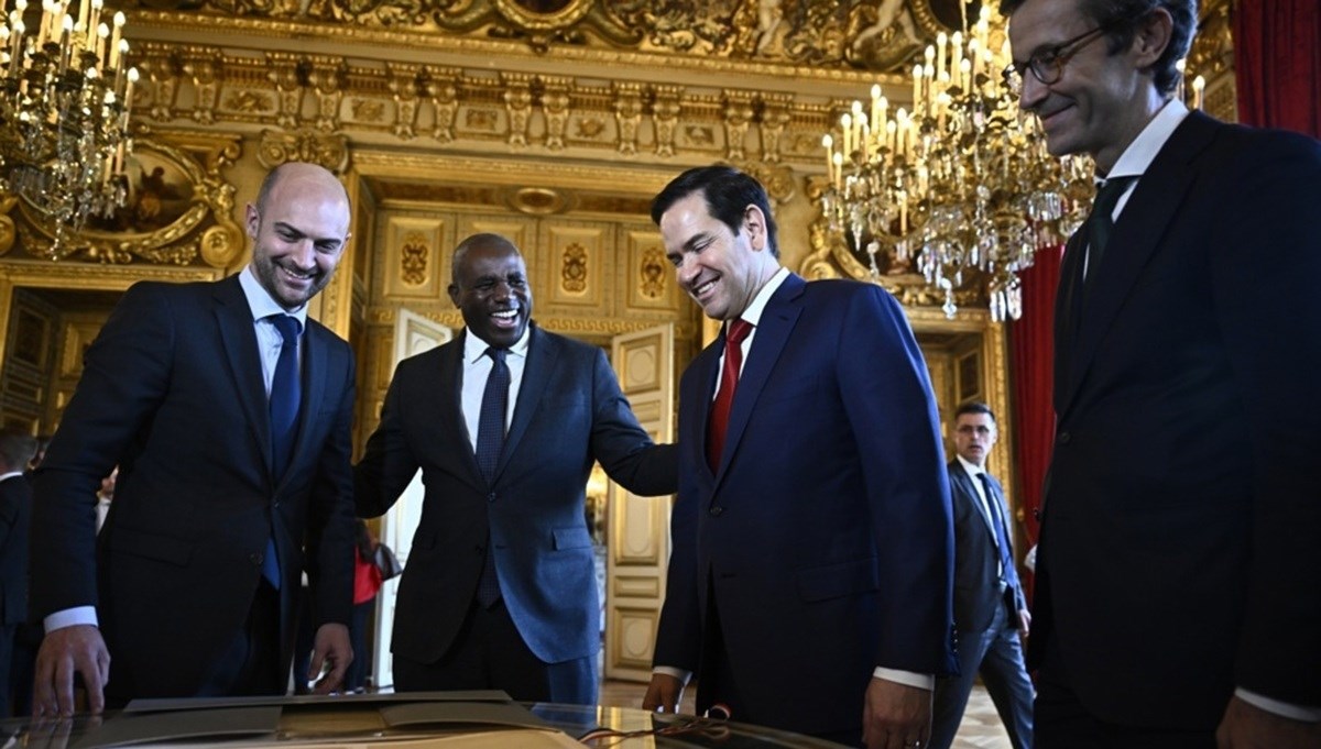 Шефовите на дипломатијата на членките на НАТО се состануваат во Турција: се бараат поголеми инвестиции во одбраната