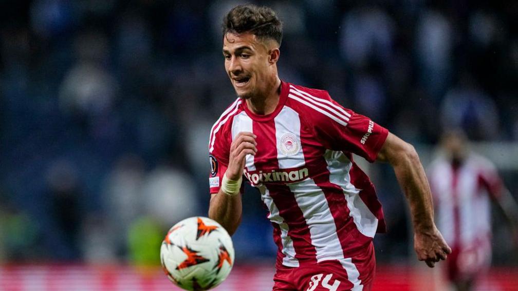 Брајтон платија 35 милиони за 18-годишниот Костулос