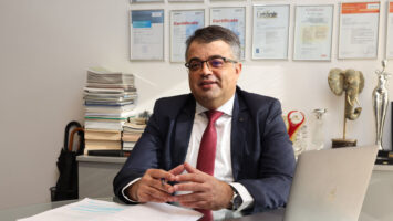 Брза инвестиција во батерии може да го спаси ова лето