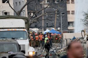 Бројот на жртви во Израел се зголемува, речиси 300 се во болниците