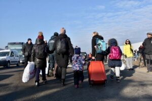Бројот на луѓе раселени поради војна е на шокантно, децениско високо ниво, соопшти УНХЦР