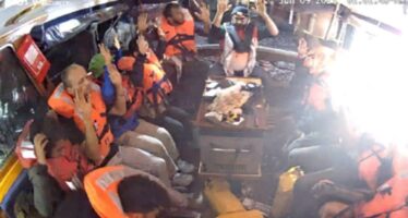 (Видео) Израелската армија упадна во бродот на Грета Тунберг