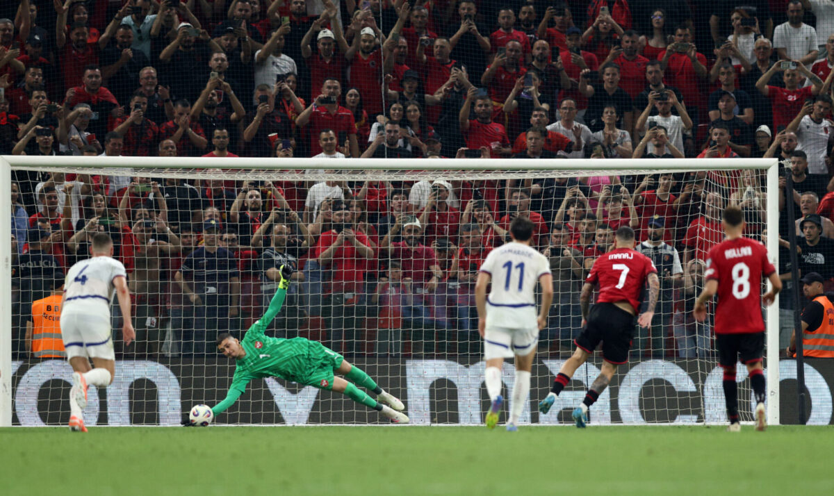 (Видео) Многу врева за ништо – Албанија и Србија ремизираа без голови