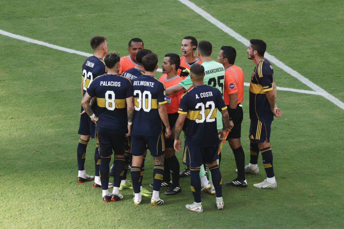 (Видео) Најлудиот меч на клупскиот Мундијал, четири гола и три црвени картони