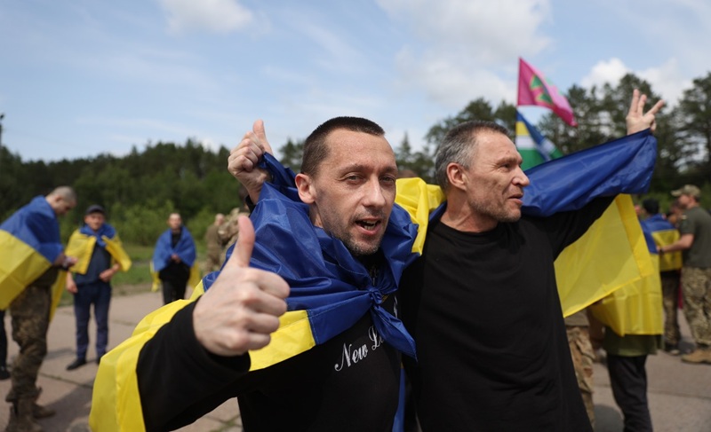 (Видео) Нов бран на надеж среде војната, Украина и Русија повторно разменија заробеници