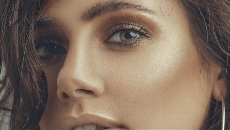 (Видео) Новиот хит за убавина за ова лето се вика еспресо шминка