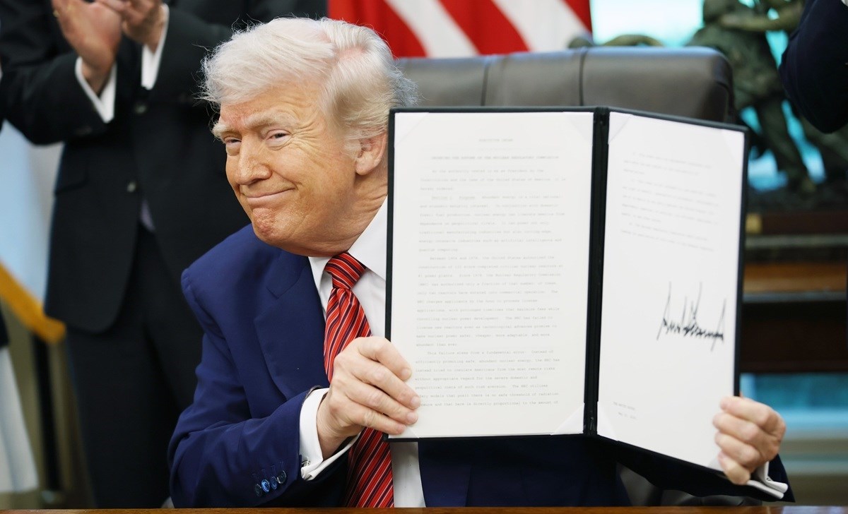 (Видео) Трамп им забрани на граѓаните на 12 земји влез во САД