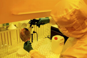 Кина успешно го тестираше првиот имплант во човечки мозок