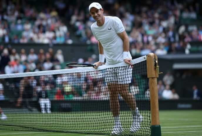 Мари добива статуа на Вимблдон