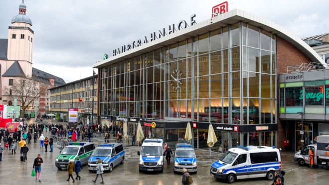 Масовна евакуација во Германија: американски бомби во центарот на Келн, 20.000 луѓе во опасната зона