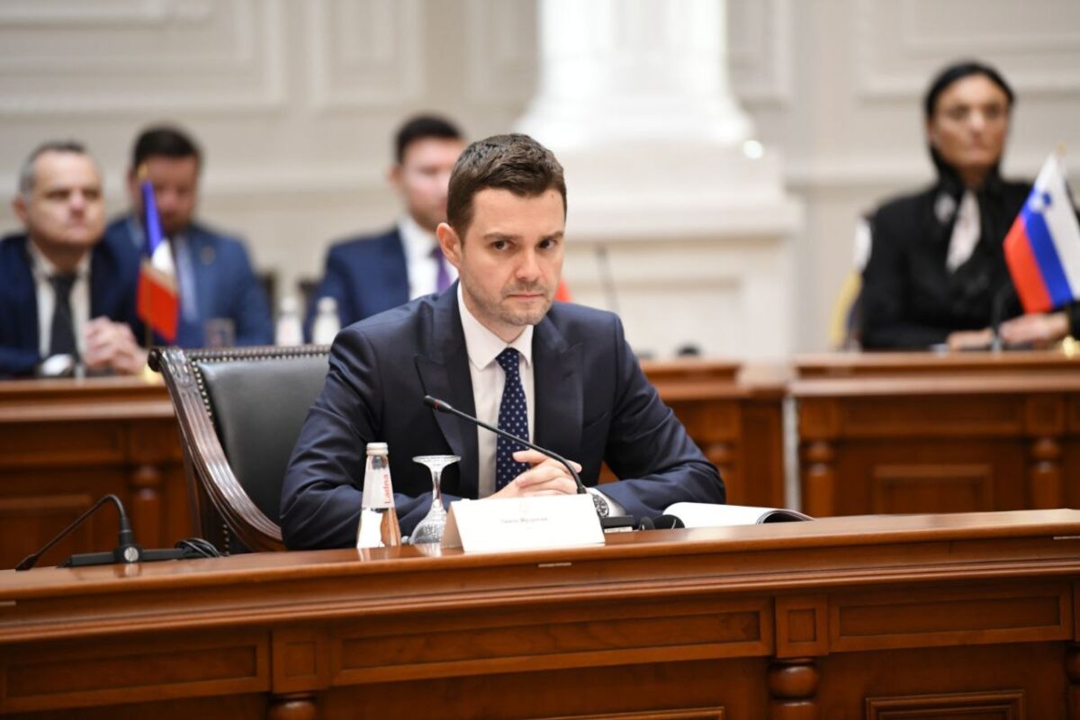 Муцунски во работна посета на Казaхстан