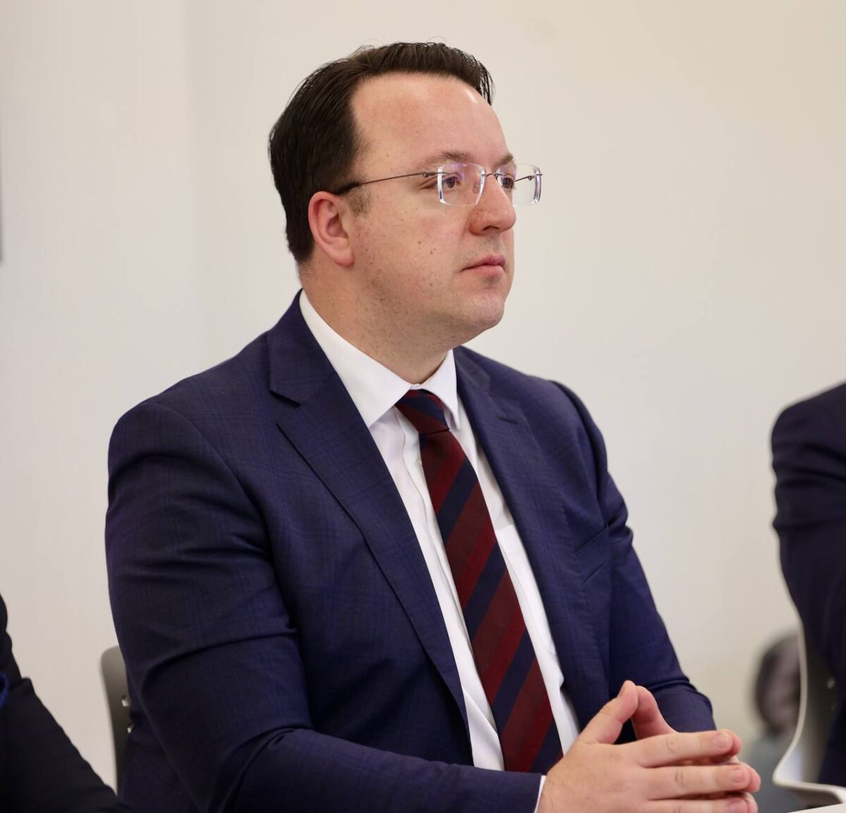 Николоски: МФ да изнајде финансирање за брзата пруга, формирано и координативно тело за реализација на договорот со Велика Британија