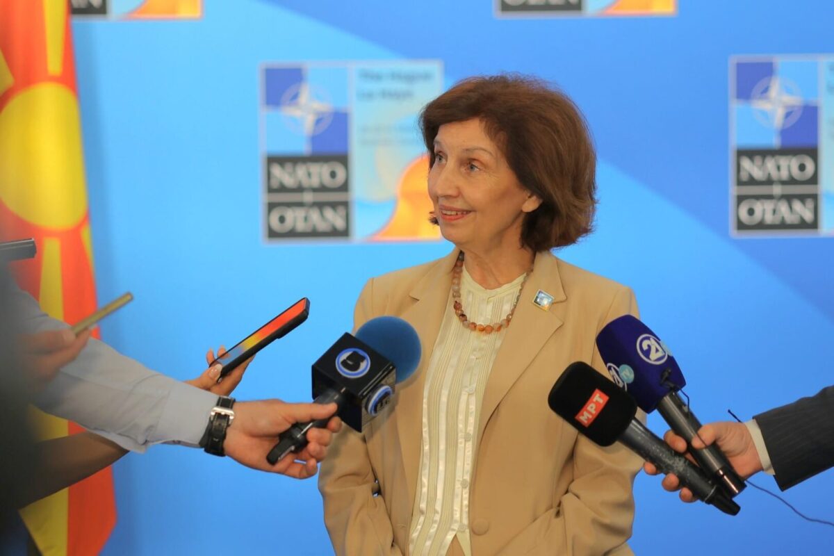 Сиљановска-Давкова од Хаг повика да се деблокира процесот на проширување