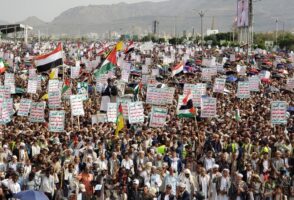 Стотици Американци го напуштија Иран, Стејт департментот предупредува на опасноста