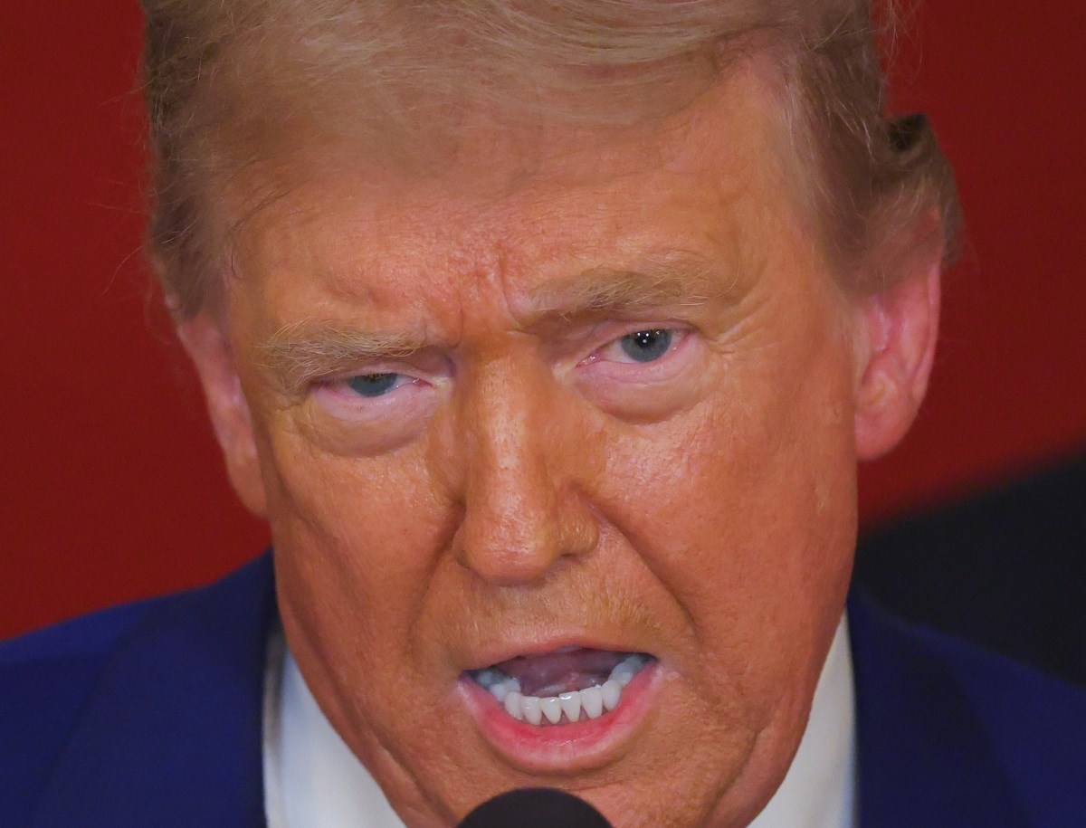 Трамп: Не ги зголемувајте цените на нафтата, ве гледам, работите во корист на непријателот