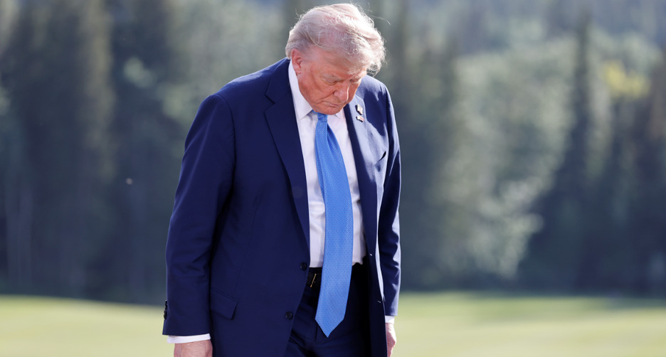 Трамп го напушти самитот Г7 предвреме поради Макрон и Зеленски, пишува „Фајненшл тајмс“