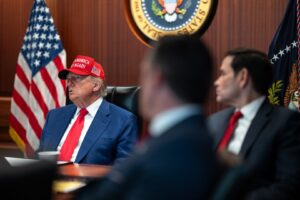 Трамп повторно би го бомбардирал Иран ако извештаите покажат загрижувачки заклучоци за збогатување на ураниум