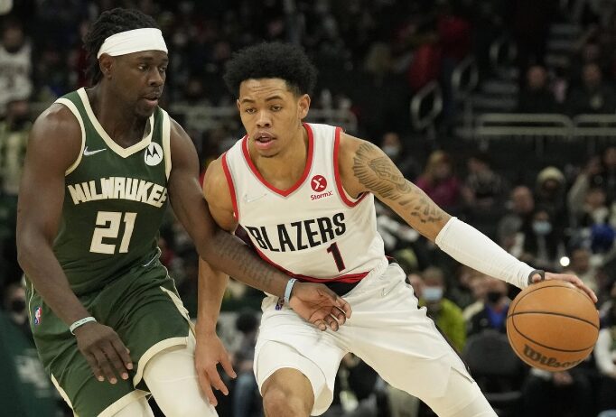 Трејд на релација Бостон-Портланд, Холидеј за Симонс