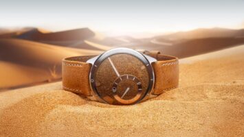 (ФОТО/ВИДЕО) Луксуз од пустината: Новиот часовник Ressence е направен од песок