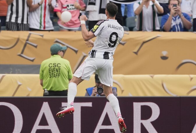 Фламенго внимателно ја следи ситуацијата со Влаховиќ