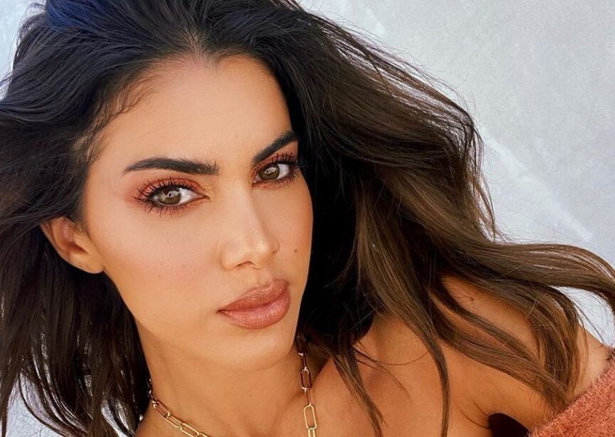 (Фото) Секс бомба на плажа: Изгледот од милион долари ги излуде мажите