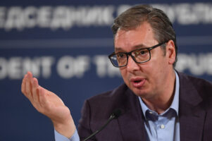 „Од 15 до 9 до 15 до 10 очекувајте почеток на насилство“, рече српскиот претседател Вучиќ во пресрет на протестот на студентите