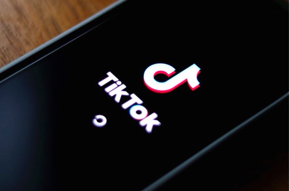 TikTok повторно под истрага: Дали испраќа податоци во Кина?