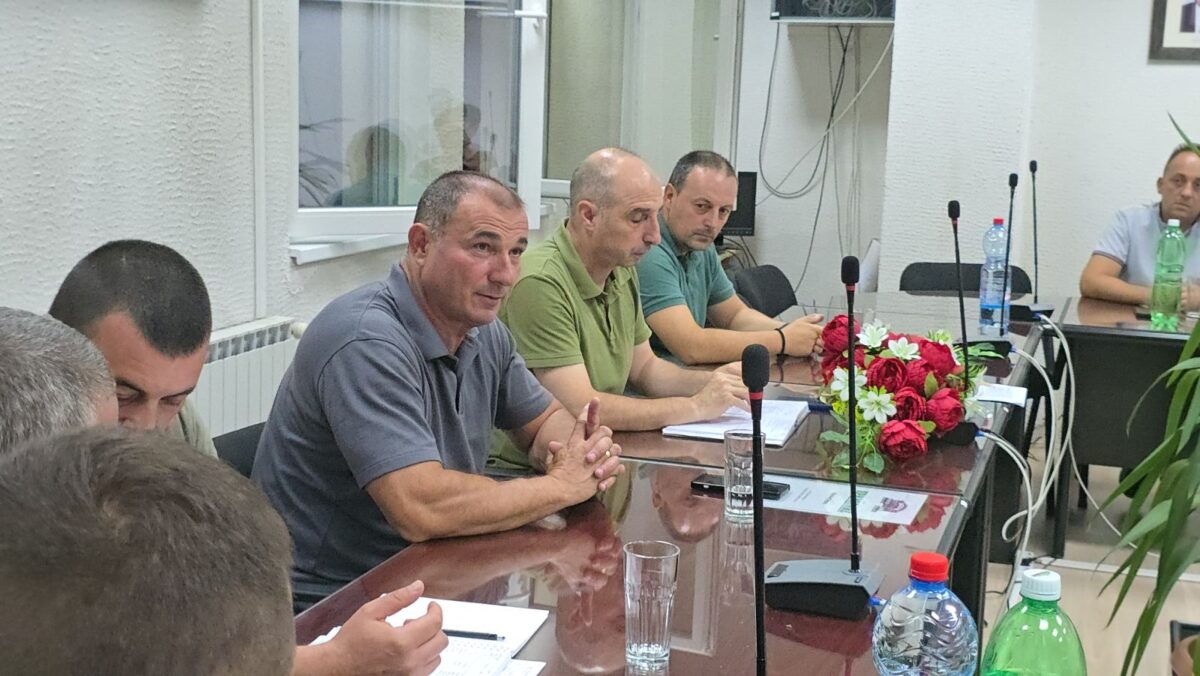 Ангелов на состанок во Берово: Планирање на акција за справување со пожарот над Русиново