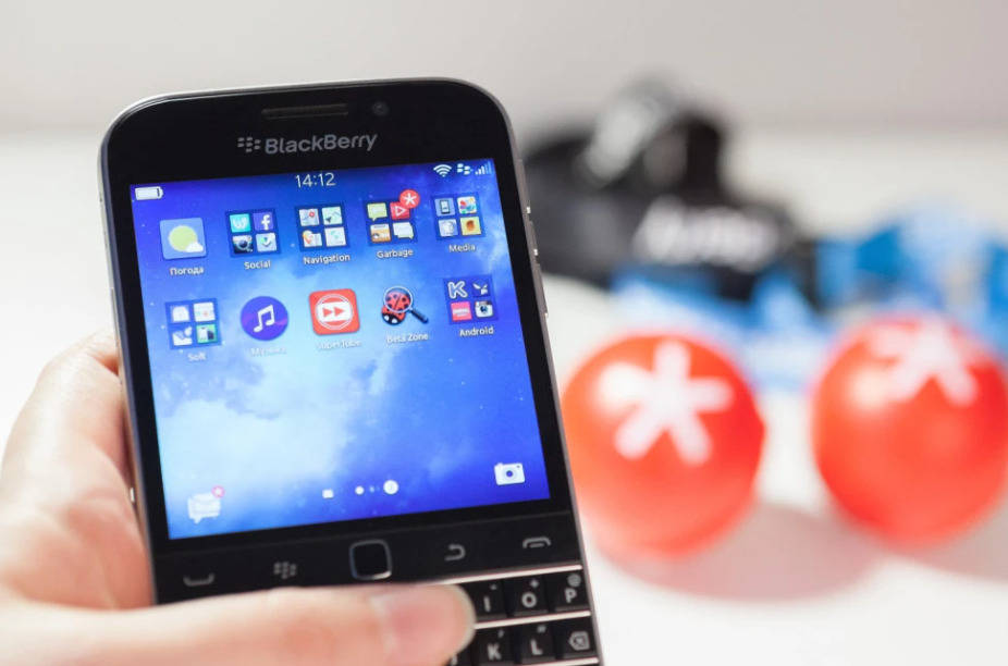 ВИДЕО: Легендарните BlackBerry телефони се враќаат на пазарот