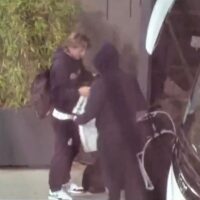 (ВИДЕО) Модриќ му го даде дресот на својот соиграч и цврсто го прегрна: „Тој го прогласи својот наследник“