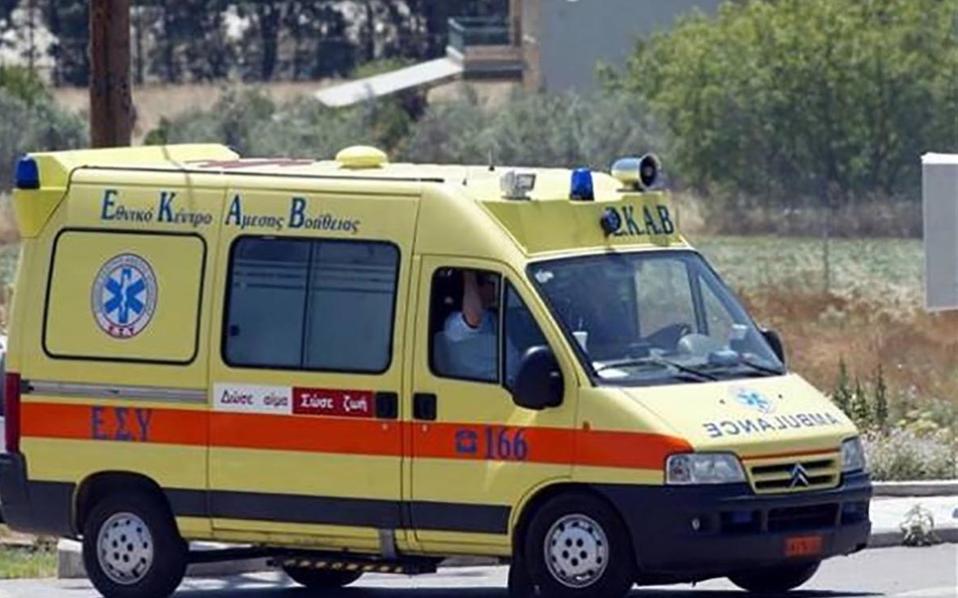 (Видео) 11 лица се повредени откако џип се заби во градина на ресторан во Атина