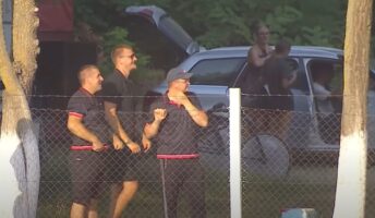 (Видео) Никола Јокиќ ја славеше победата на неговиот коњ во Србобран