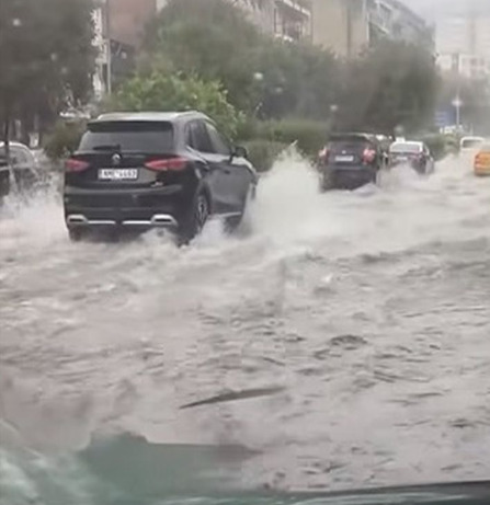 (Видео) Од топлотен бран до бури: силно невреме во Солун и на Халкидик