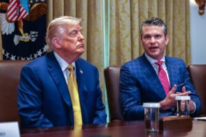 (Видео) Пентагон ги запре испораките на оружје за Украина, Трамп не знаеше: „Беше затекнат“