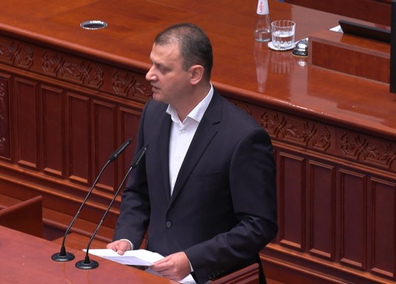 (Видео) Трајчулески до Мицкоски: Зошто го отворате прашањето за македонскиот јазик, нѐ враќате во времето на Груевски со истите мотиви