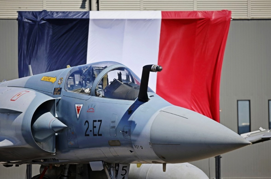 (Видео) Француски воен авион се урна во Украина, објавена е снимка