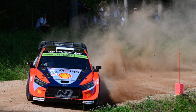 Две лица загинаа на рели