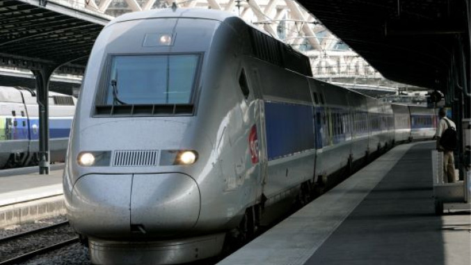 Десетици  патници заробени во воз во Германија два и пол часа на екстремна топлина