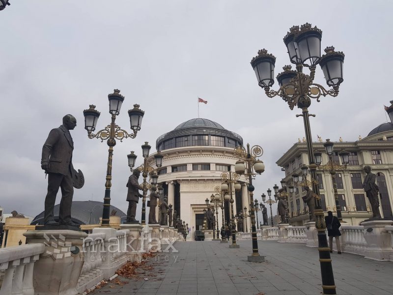 Зајакнати капацитетите на обвинителството, истрагите и обвиненијата за корупција, констатира Европската комисија