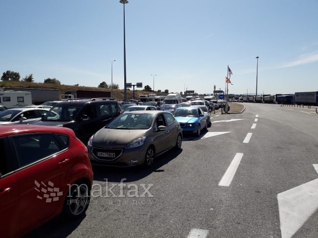 Зголемена фреквенција на возила на ГП Табановце за влез и излез од државата