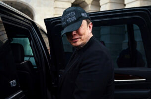 Илон Маск не користи компјутер?