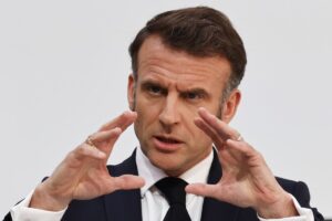 Макрон: За да бидеме слободни во овој свет, мора да бидеме страв и трепет